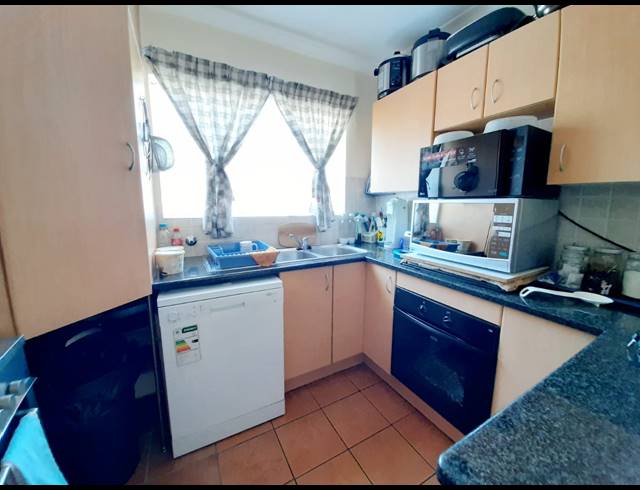 3 BEDROOM TOWNHOUSE FOR SALE IN SASOLBURG EXT 11